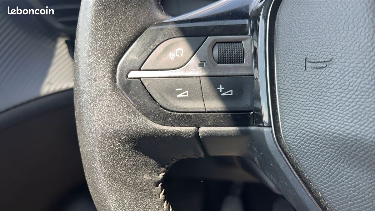 Peugeot 208 II 1.5 BlueHDi 100 Active Business (image 29)