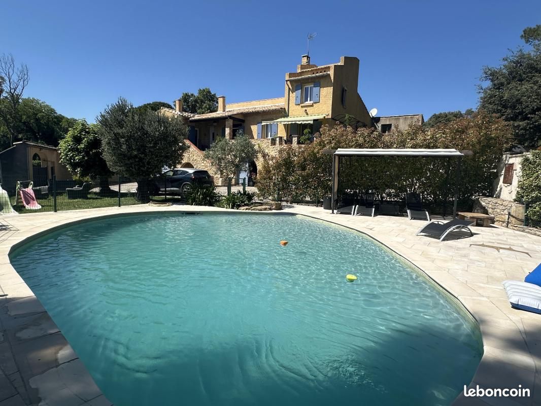 Maison 9 pièces 210 m² · à Mornas · 210 m² · 490 000 €