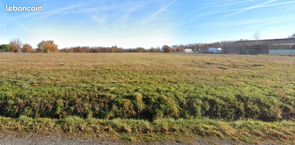 Terrain 700 m² Vacquiers · 99 000 €