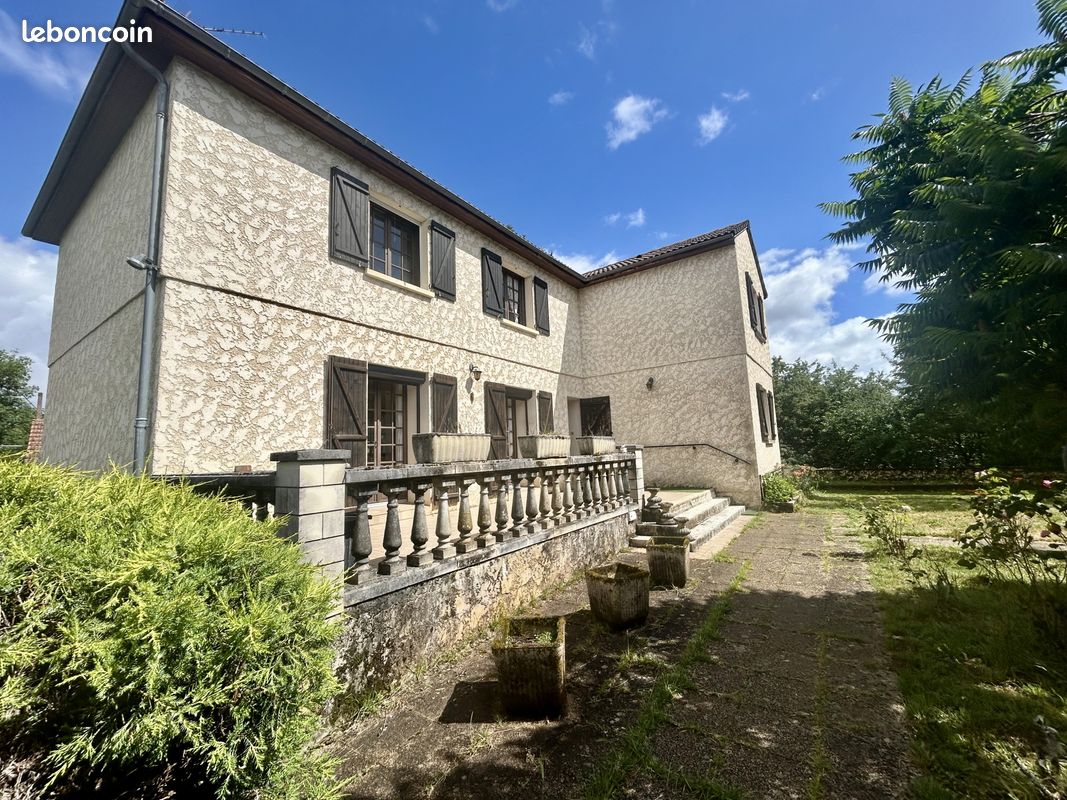 Maison 7 pièces 164 m² · à Le Roc · 164 m² · 248 000 €