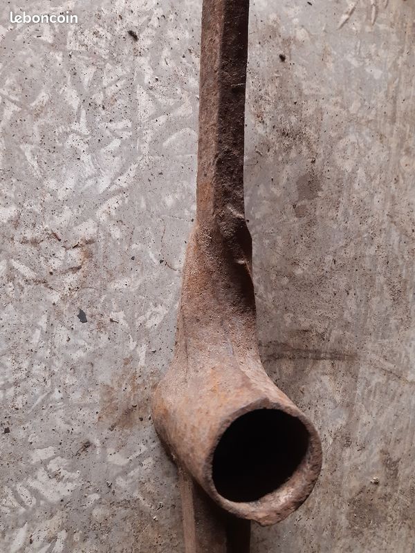 Ancienne pioche coupe racine (image 2)