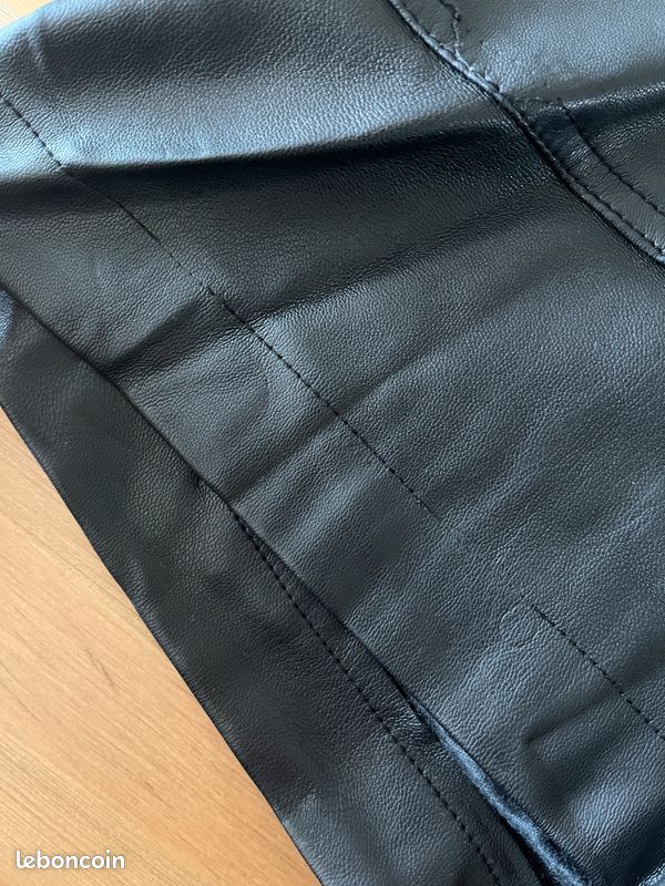 Short Stradivarius T. M (image 2)