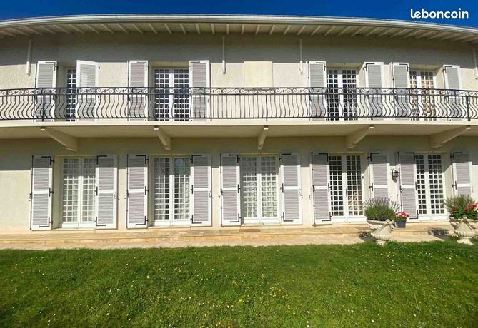 Maison 9 pièces 490 m²