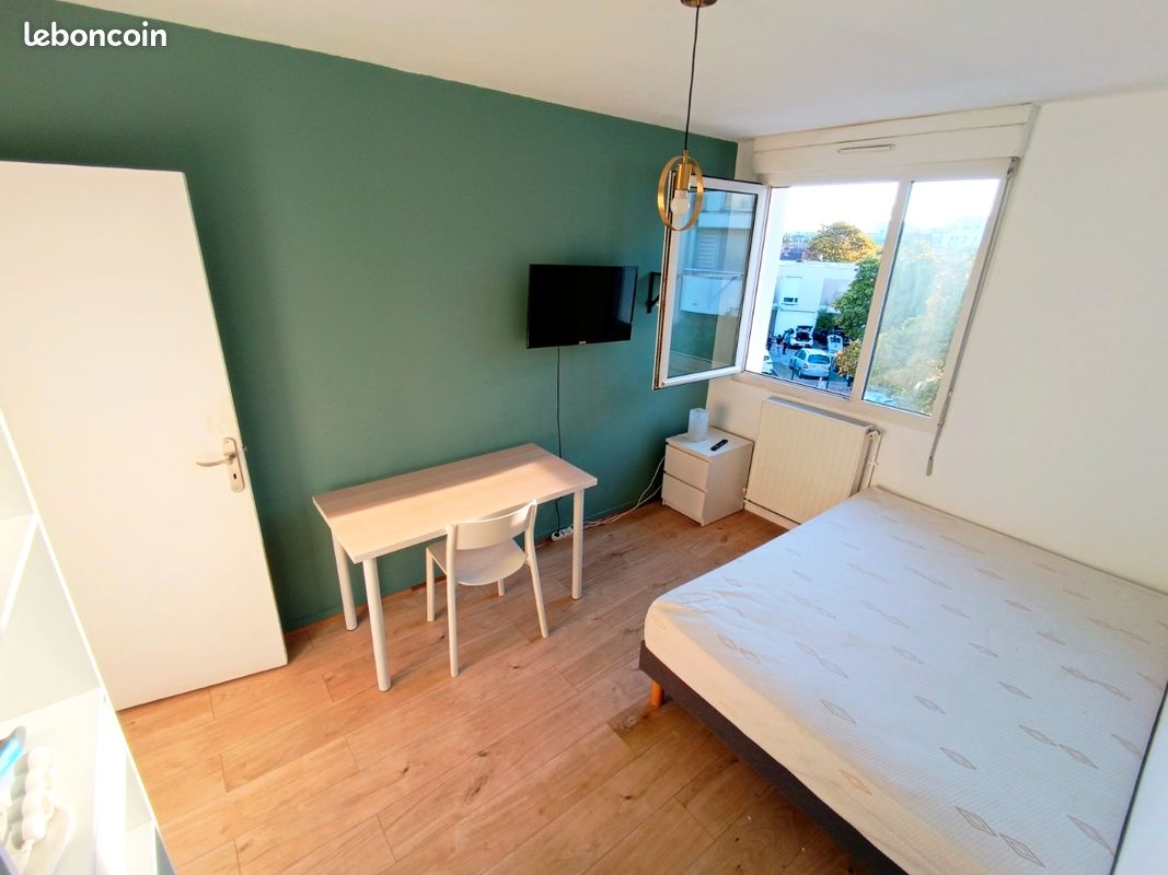 Chambre meublée spacieuse – Colocation féminine étudiante – Métro Borderouge – APL possible – Sans frais d’agence (image 1)