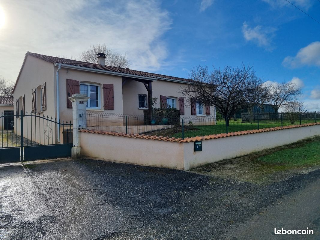 Maison 4 pièces 101 m² · à Montbron · 101 m² · 205 000 €