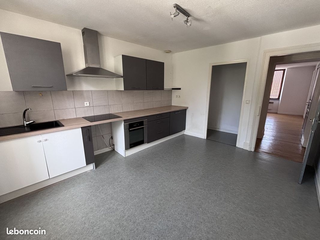 Appartement 4 pièces 97 m² · à Port-sur-Saône · 97 m² · 59 900 €