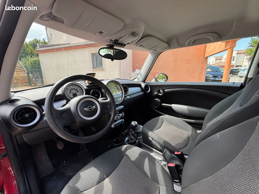 MINI HATCH R56 1.6i - 75 One (image 10)