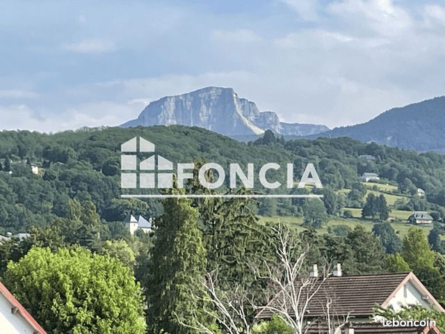 Appartement 2 pièces 55 m² · à Jacob-Bellecombette · 55 m² · 730 €