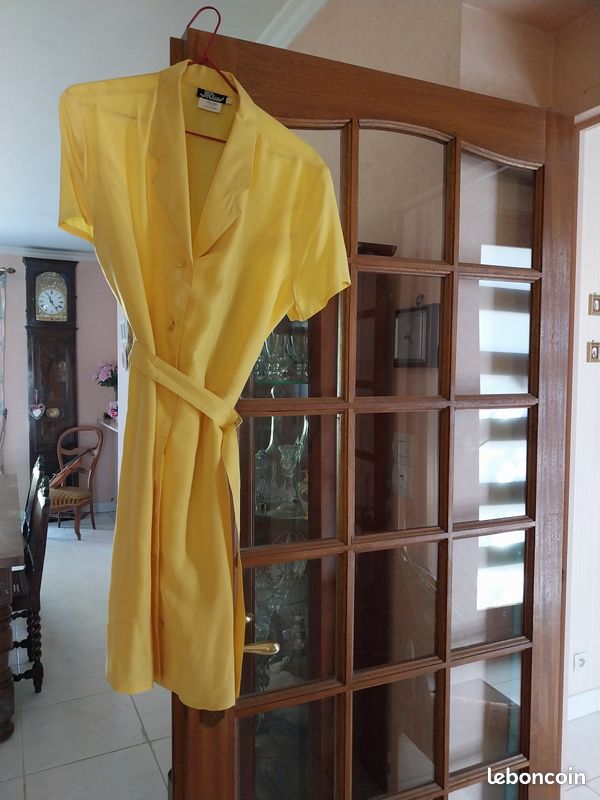Robe (image 1)
