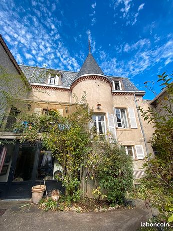 Maison 7 pièces 235 m²