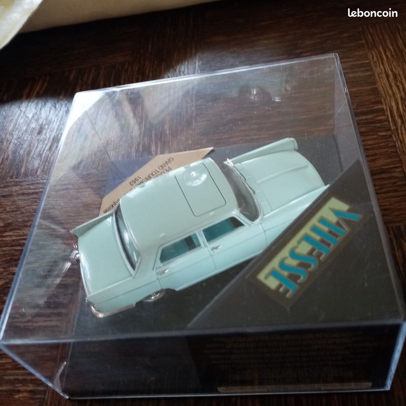 Miniature Vitesse 1/43 - Peugeot 404 Berline Noire 1962 - CEC VITESSE REF VL008