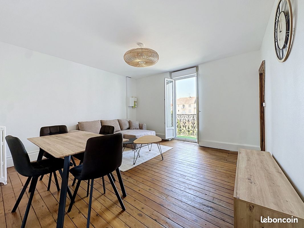 Appartement 3 pièces 77 m² · à Commentry · 77 m² · 650 €