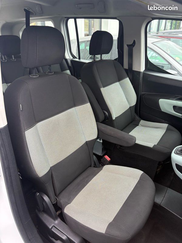 Citroën Berlingo Feel XL 7 places DISTRIBUTION NEUVE – 1.5 BlueHDi 100 BVM5 – Export 8 740 HT (image 7)
