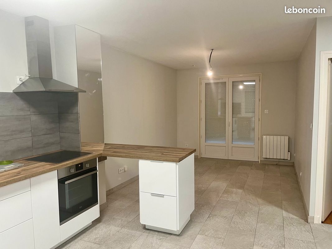 Parking 2 pièces 40 m² · à Valence · 40 m² · 623 €