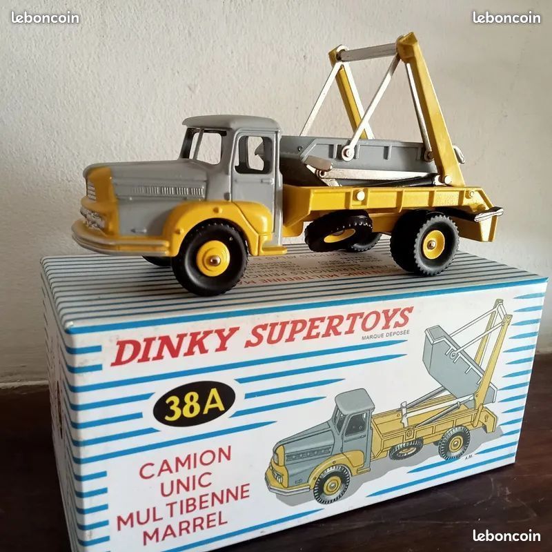 Camion UNIC Multibenne Marrel - ref 38 A / 38A au 1/43 de dinky