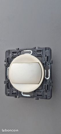 3 Interrupteurs Poussoir Legrand Céliane Blanc, 3 Doigts, Référence 068001, Neufs Sous Emballage