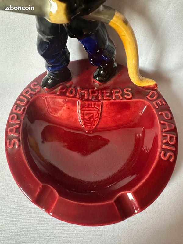 ANCIEN CENDRIER PUBLICITAIRE en faience vintage SAPEURS POMPIERS de PARIS (image 4)