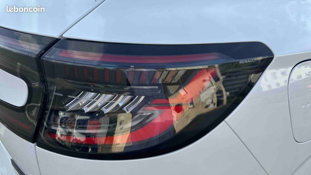 RENAULT Austral E-Tech hybrid 200 Techno (image 24)