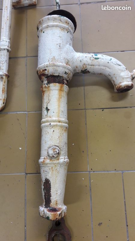 Pompe à eau en fonte (image 2)