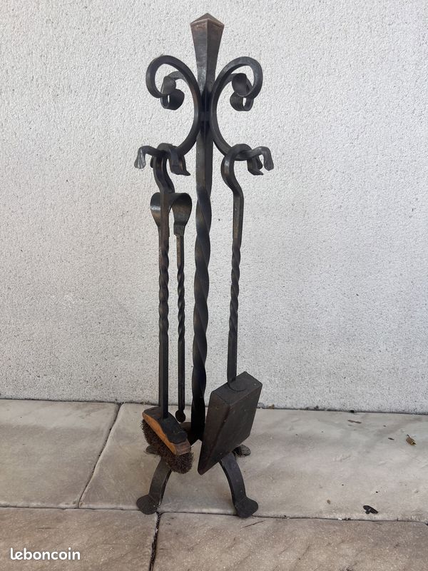 Serviteur de cheminée ancien en fer forgé – fabrication artisanale – pièce unique (image 4)