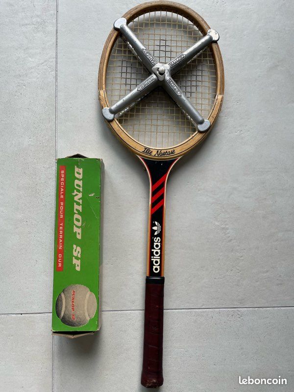 Raquette de tennis années 60 - Sport & Plein air