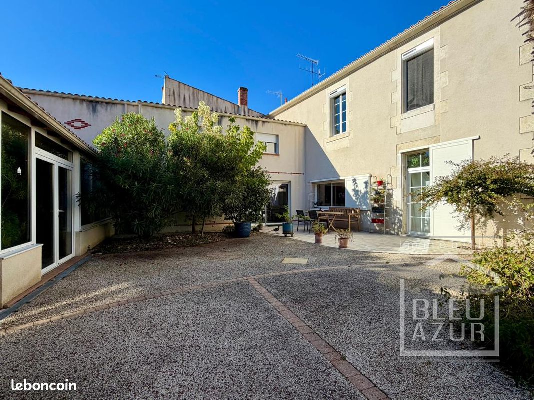 Maison 7 pièces 210 m² · à Luçon · 210 m² · 494 100 €
