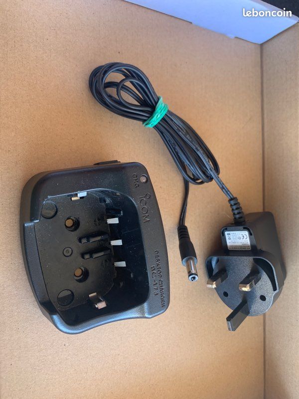 Chargeur Compatible Icom IC-F26S IC-F25S - Socle + Prise Pour Batteries Radio Talkie-Walkie 9V