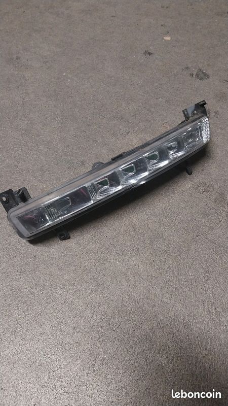 Led de para choc avant gauche picasso C4 (image 1)