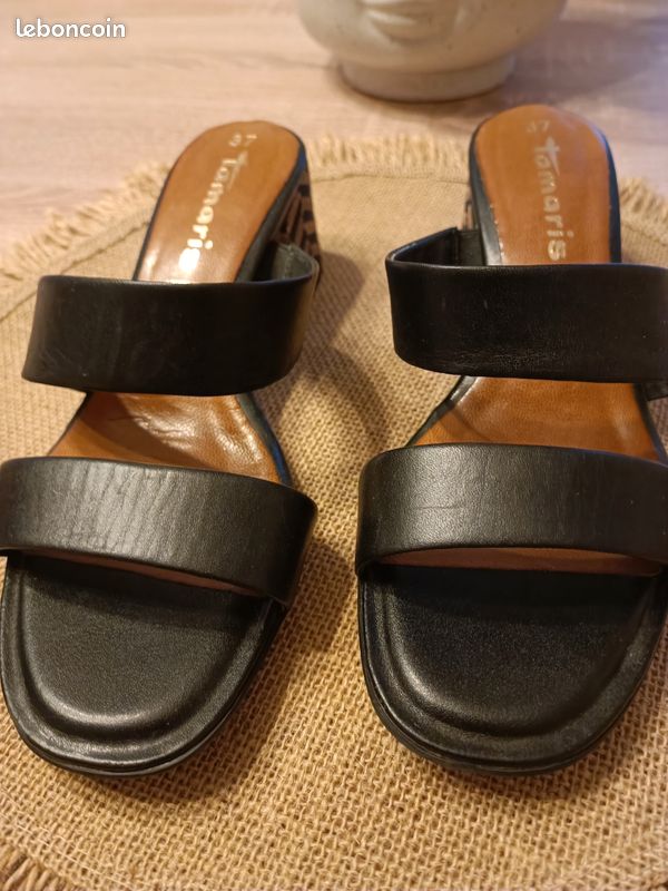 Chaussures nus pied couleur noir ,portes une fois très bon état , marque tamaris pointure 37 envoi mondial relais (image 2)