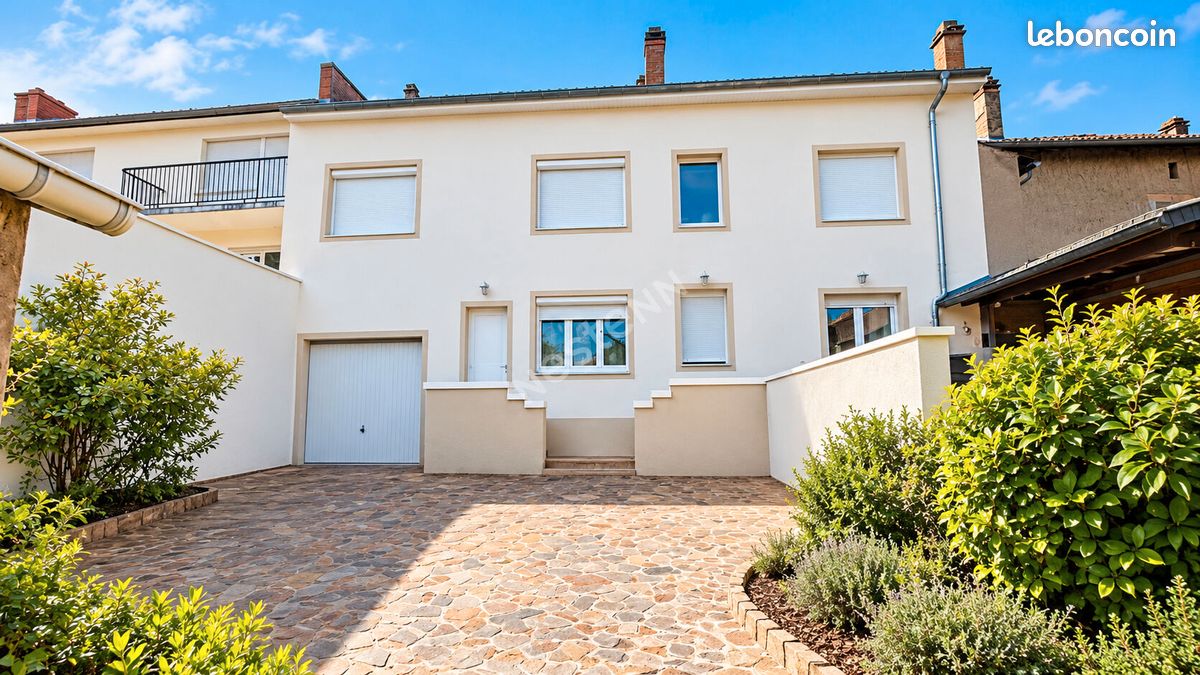 Maison 8 pièces 250 m² · à Longeville-lès-Saint-Avold · 250 m² · 270 000 €