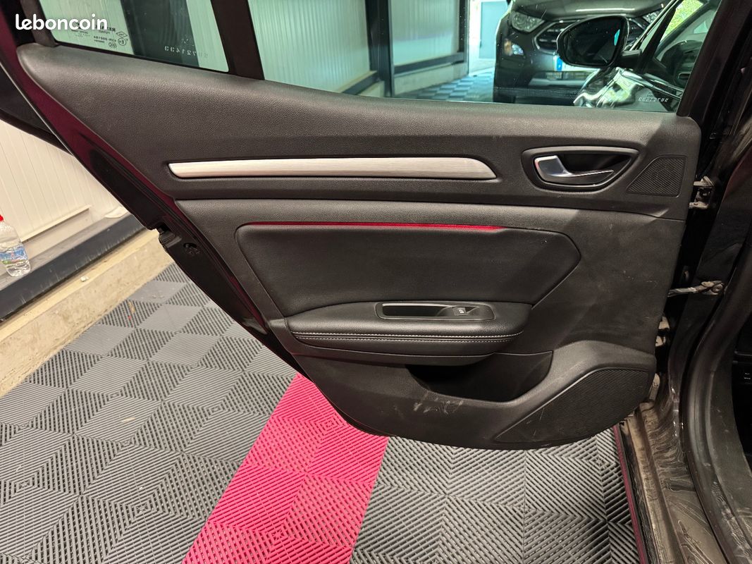 RENAULT MEGANE IV BERLINE dCi 130 GTline / ENTRETIEN A JOUR / CAMERA DE RECUL / MOTEUR A CHAINE (image 35)