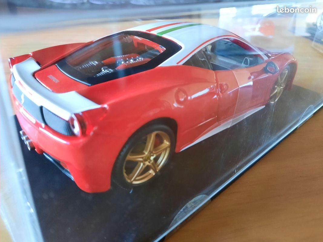 Ferrari Italia Lauda 2013 – Miniature 1/24 Neuve Sous Vitrine D'origine