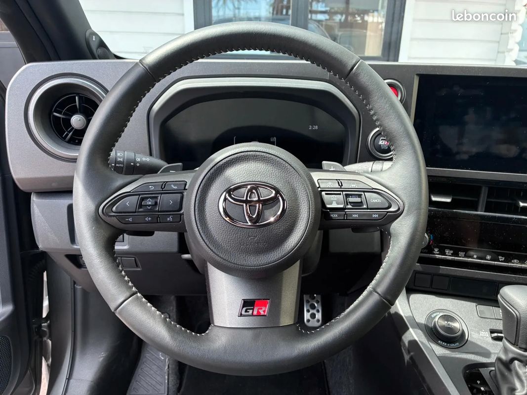 TOYOTA Yaris GR BVA 280ch - 2 100 km - CarPlay - Première main - Pack Track (image 9)