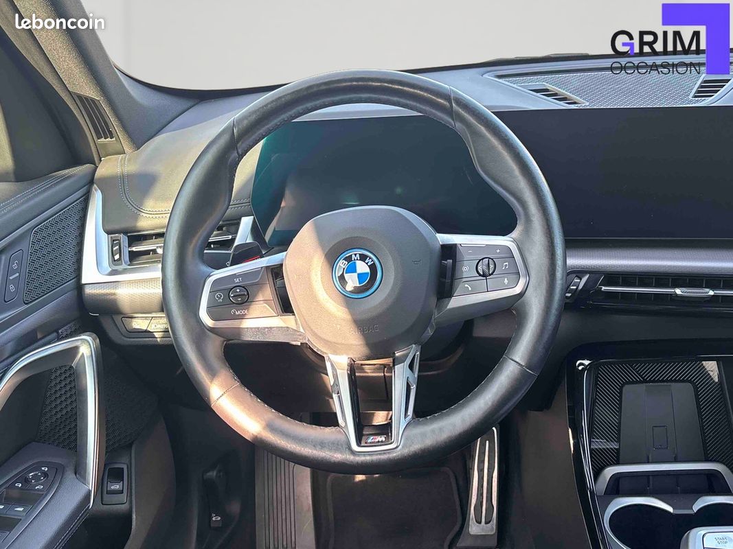 BMW iX1 xDrive30 M Sport (image 8)