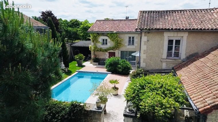 Maison 8 pièces 267 m²