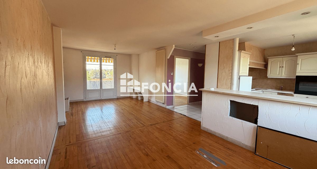 Appartement 4 pièces 82 m² · à La Tour-du-Pin · 82 m² · 120 000 €