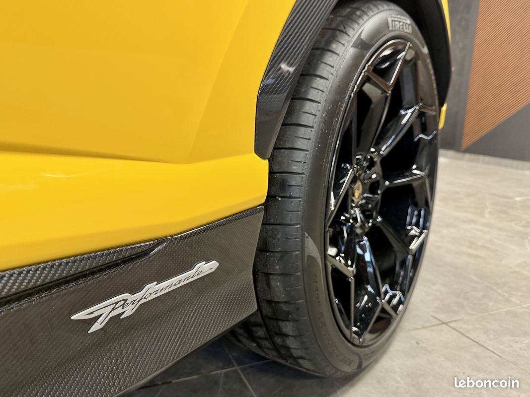 Lamborghini URUS PERFORMANTE 4.0 V8 666CV BITURBO / TOIT OUVRANT / ORIGINE FRANCE (LAURENT AUTO) (image 9)