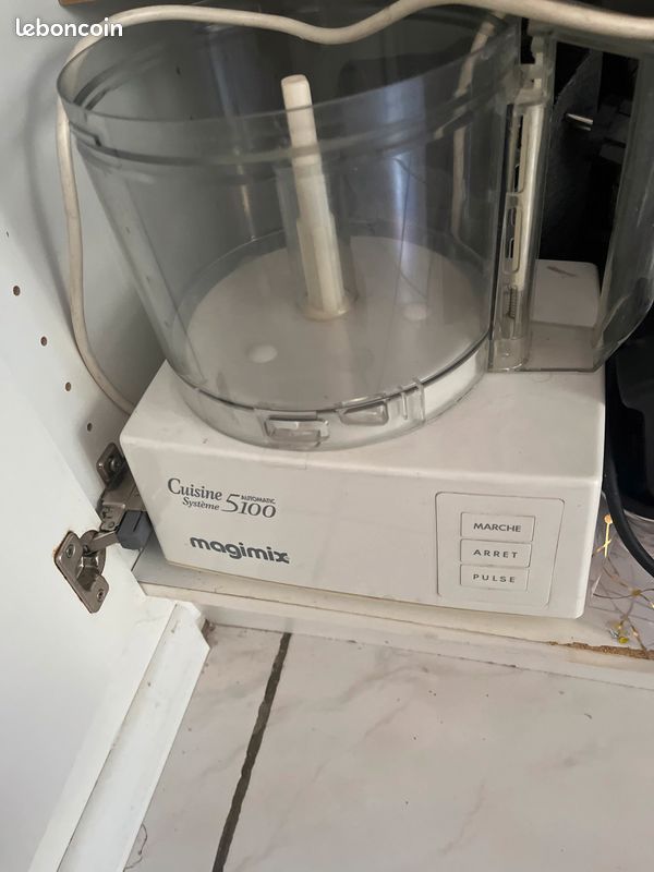 Robot (image 1)