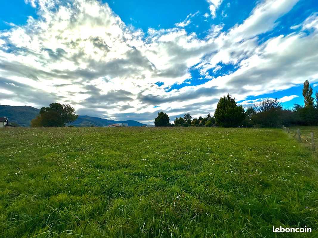 Terrain 1687 m² · à Foix · 1 687 m² · 129 470 €