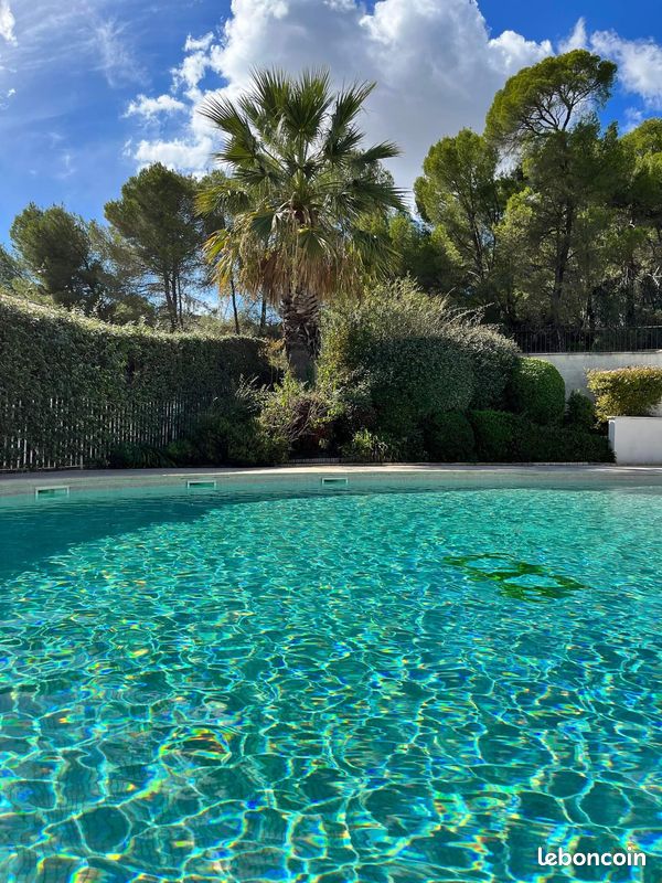 Belle villa climatisée 3 chambres piscine partagée 20 mn des plages (image 1)