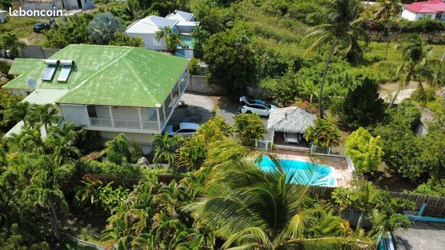 Maison 7 pièces 300 m² · au Moule · 300 m² · 695 000 €