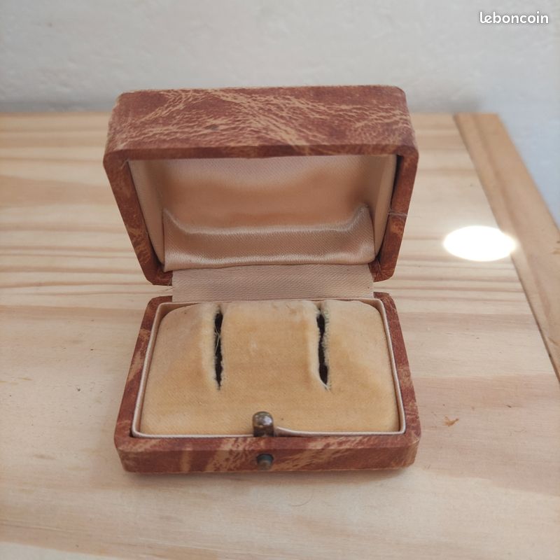 Vieil écrin boite bijoux bijouterie VINTAGE pour boucles d'oreilles (image 1)