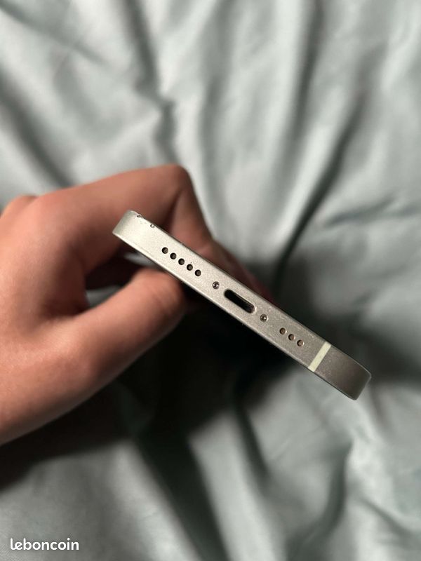 IPhone 12 (image 2)