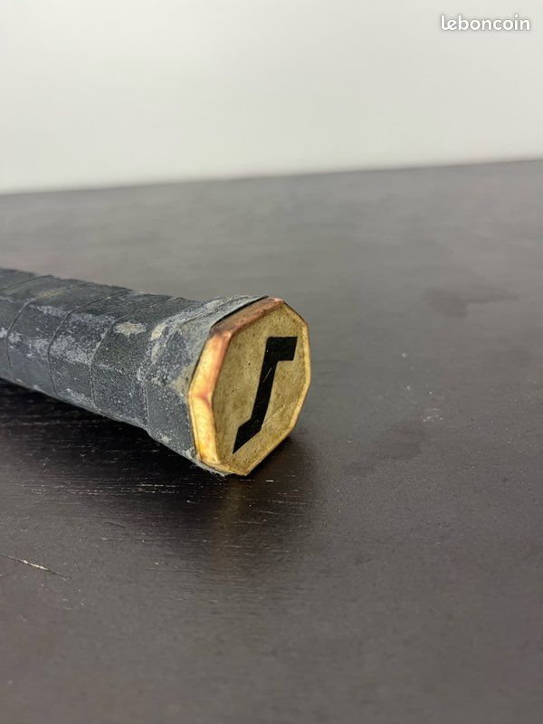 Ancienne raquette de tennis « Snauwaert » en bois avec son
