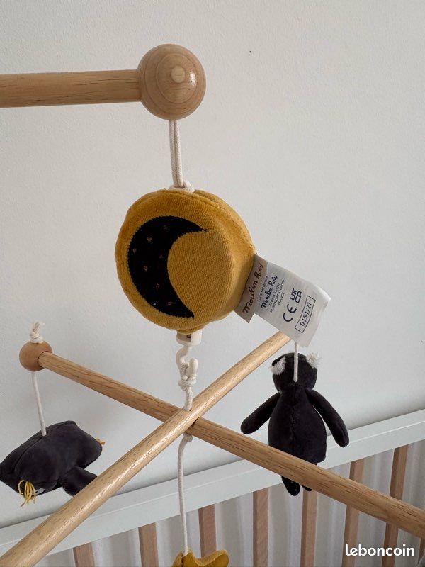 Peluche d'activités Les Moustaches Moulin Roty
