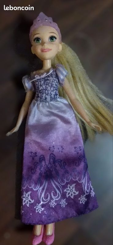 4 poupées + vêtements (image 6)