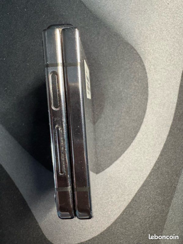 Samsung Galaxy Z Flip 5 - 256 Go - Écran à réparer (Accessoires inclus) (image 12)