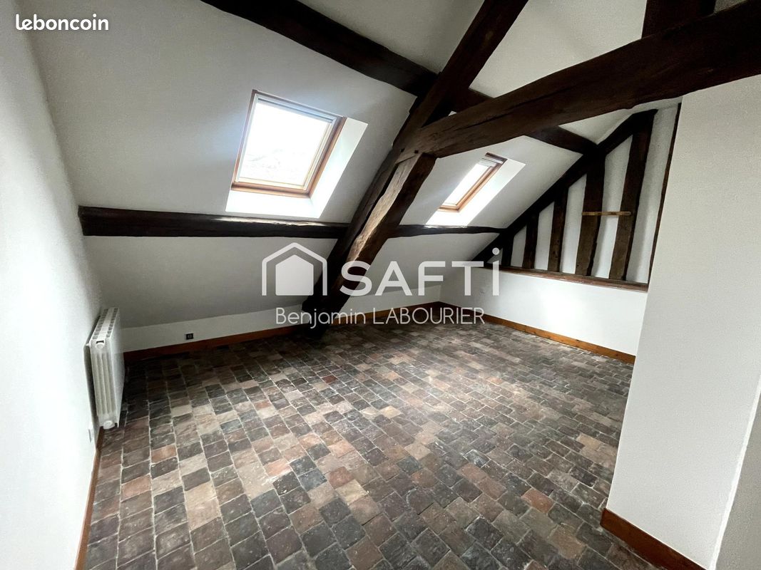 Appartement 1 pièce 17 m² · à Joigny · 17 m² · 330 €/mois
