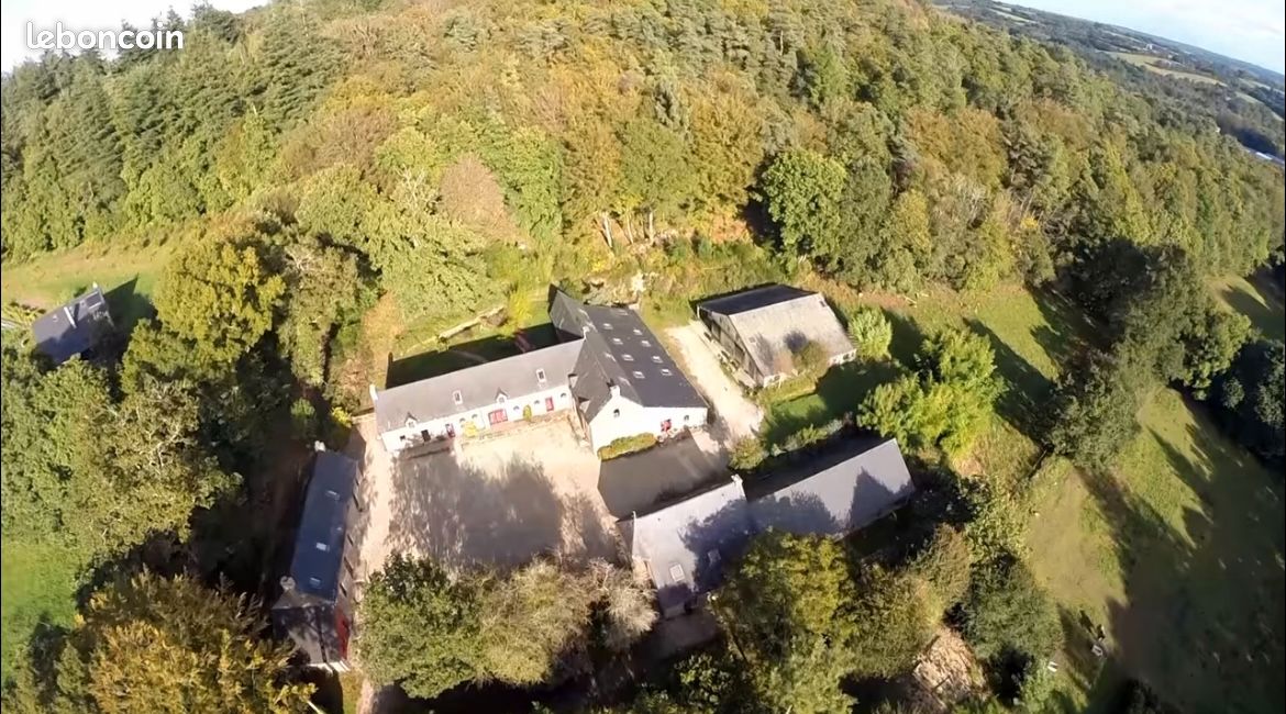 Maison 26 pièces 890 m² · à Le Faouët · 890 m² · 878 990 €