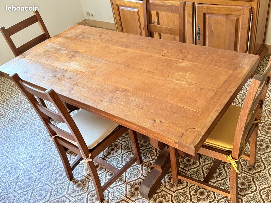 Buffet + table (image 1)